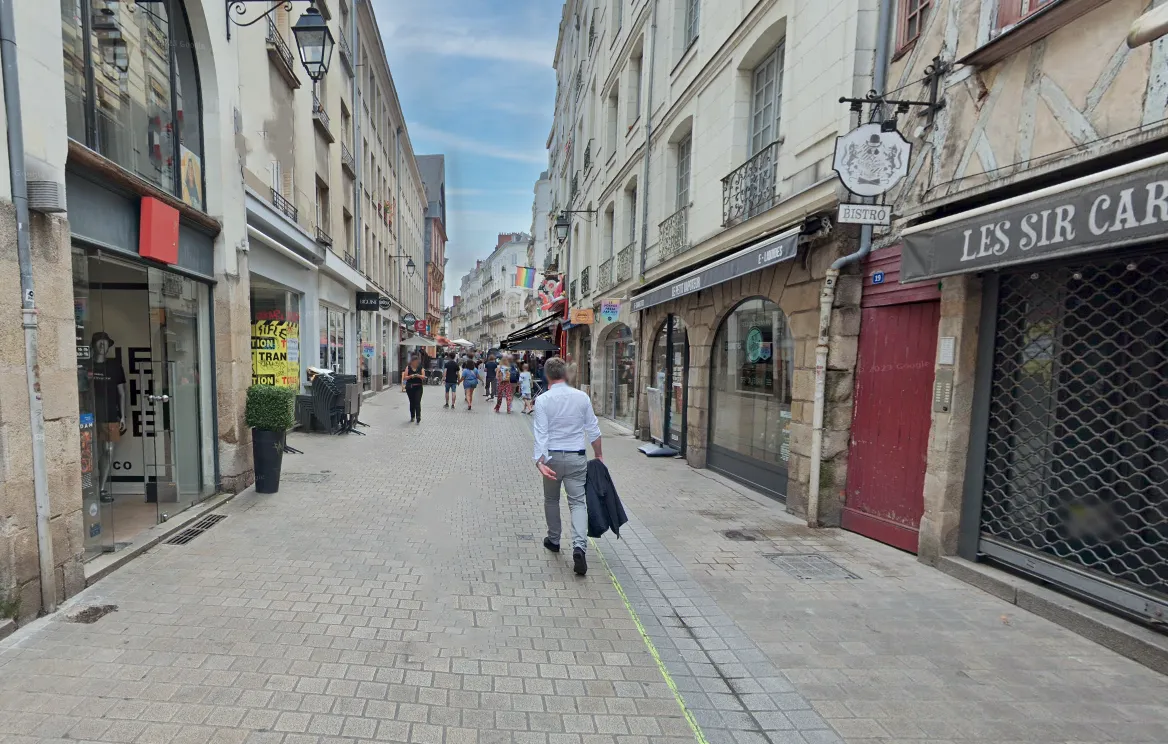 Location local commercial - NANTES