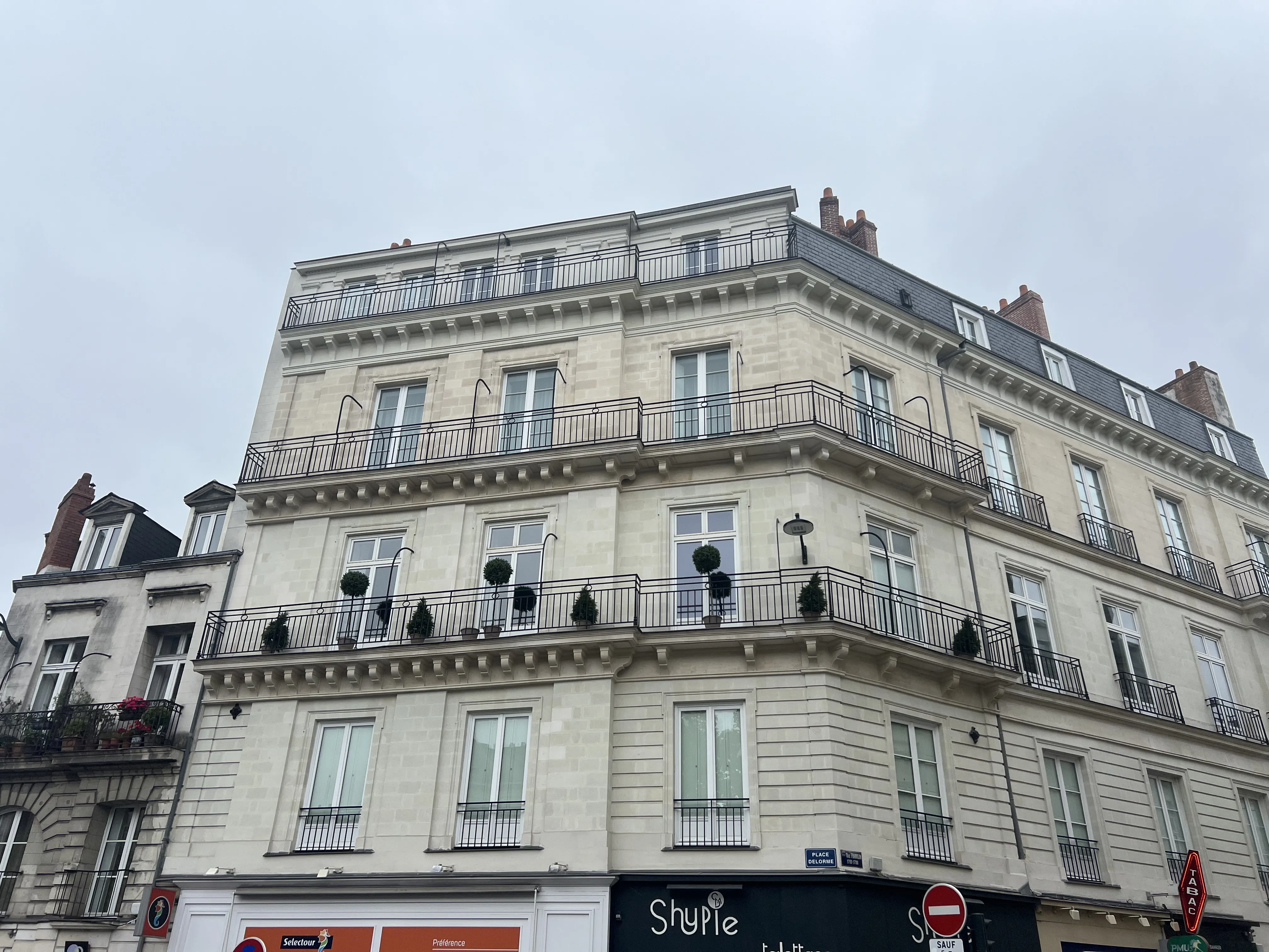 Location local d'activité - VIGNEUX-DE-BRETAGNE