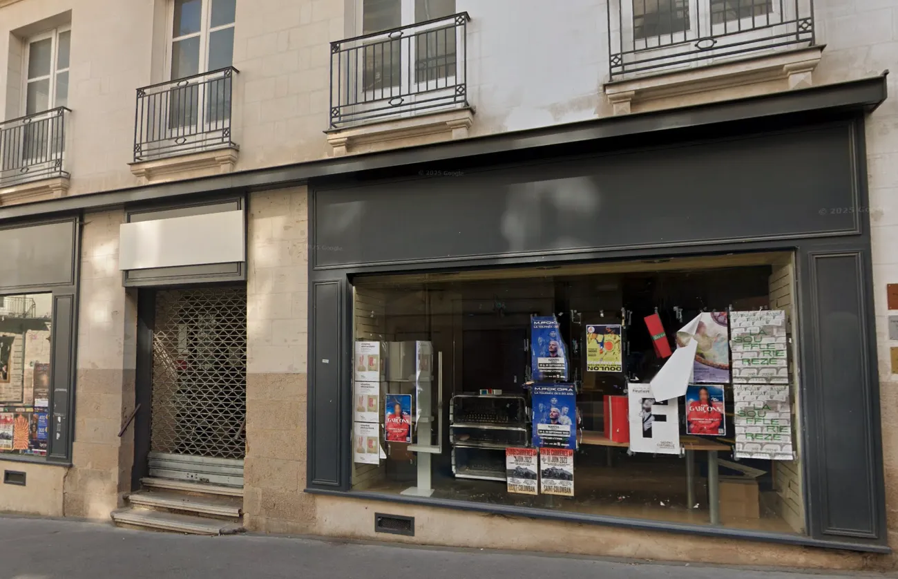 Location local commercial - NANTES