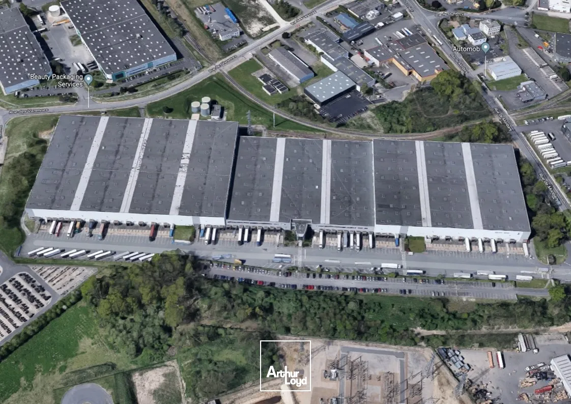 Plusieurs cellules logistiques à louer sur la commune d'Ormes, dans la région Centre Val de Loire