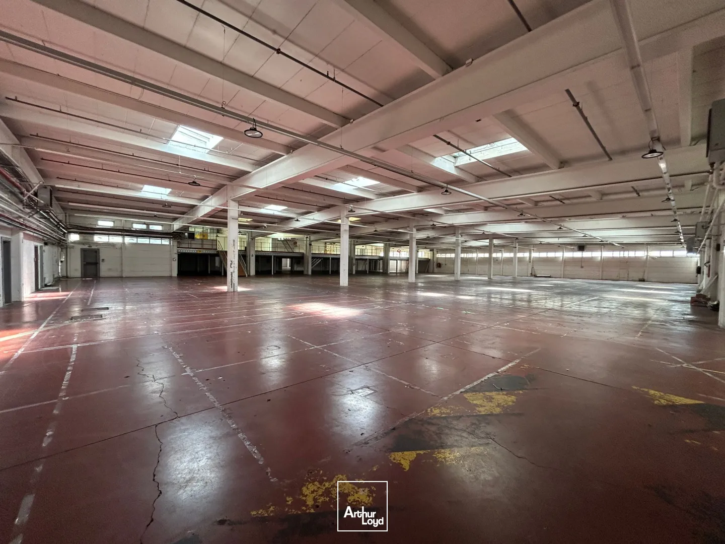 Vente d'un entrepôt logistique sur la commune de Neuville en Ferrain, au nord de Roubaix