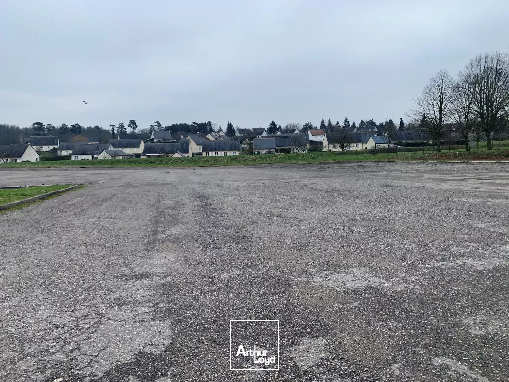 LOCHES TERRAIN A VENDRE 5308 M²