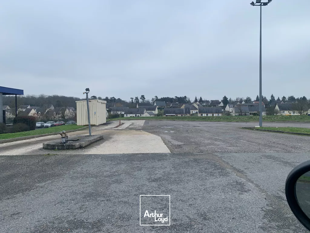 LOCHES TERRAIN A VENDRE 5308 M²