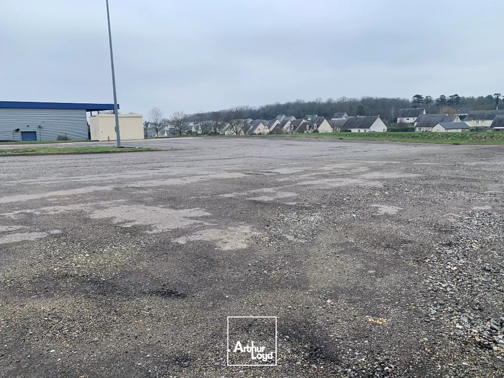 LOCHES TERRAIN A VENDRE 5308 M²