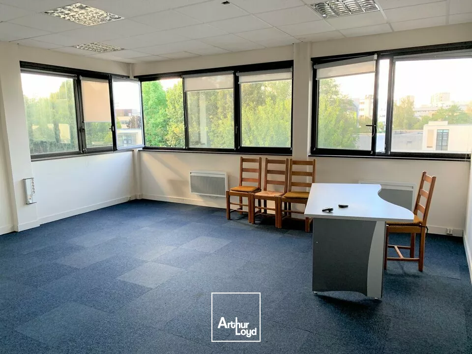 SAINT AVERTIN BUREAUX A LOUER 57 M² 