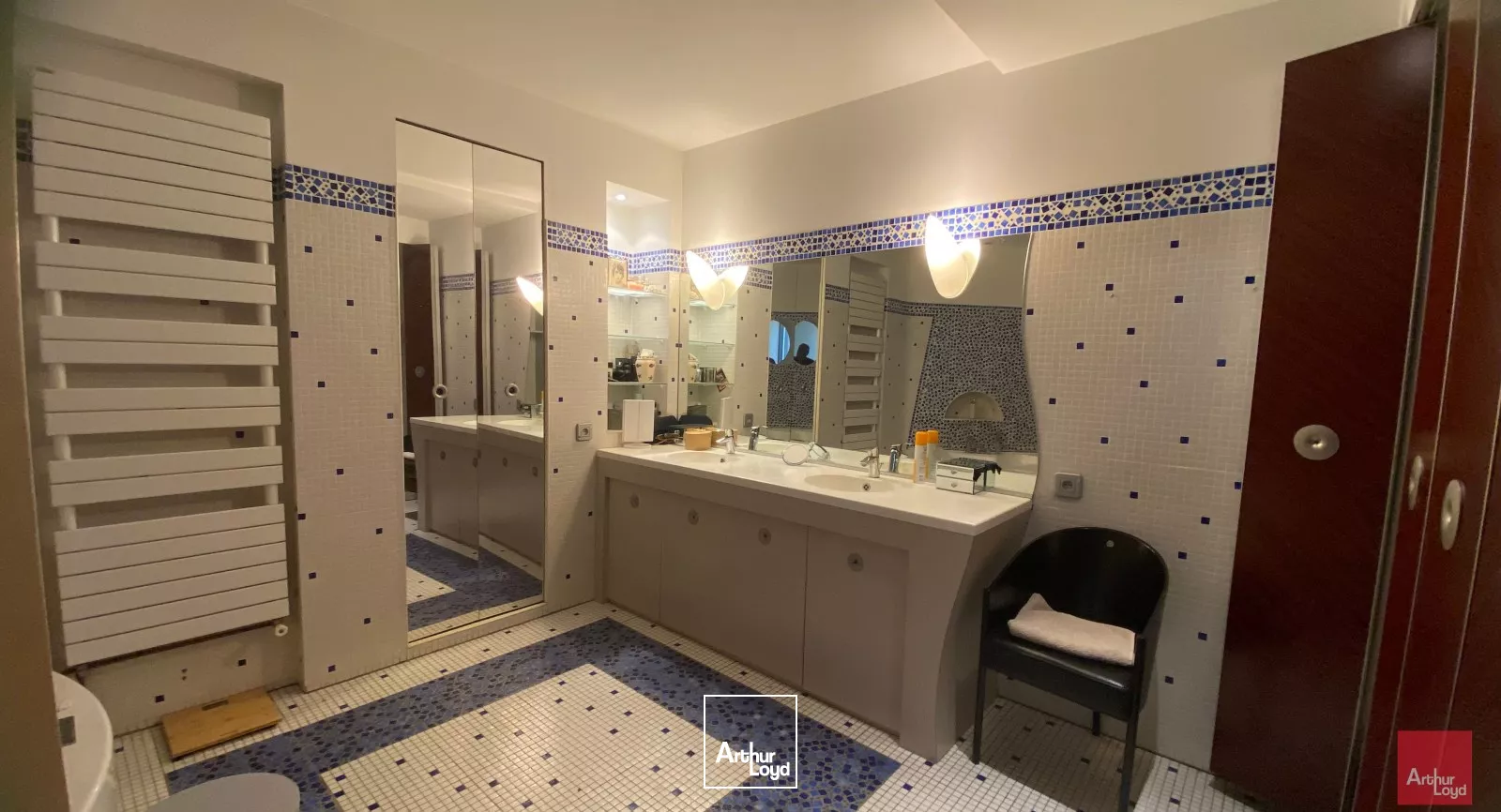 Bureaux de Standing Nîmes Centre : 266 m² avec Terrasse, Idéal Professions Libérales - A louer