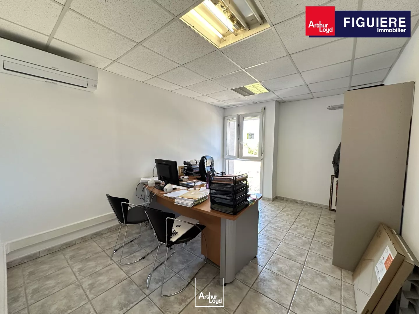 BUREAUX À VENDRE AVEC PARKING PROCHE DE L'AÉROPORT