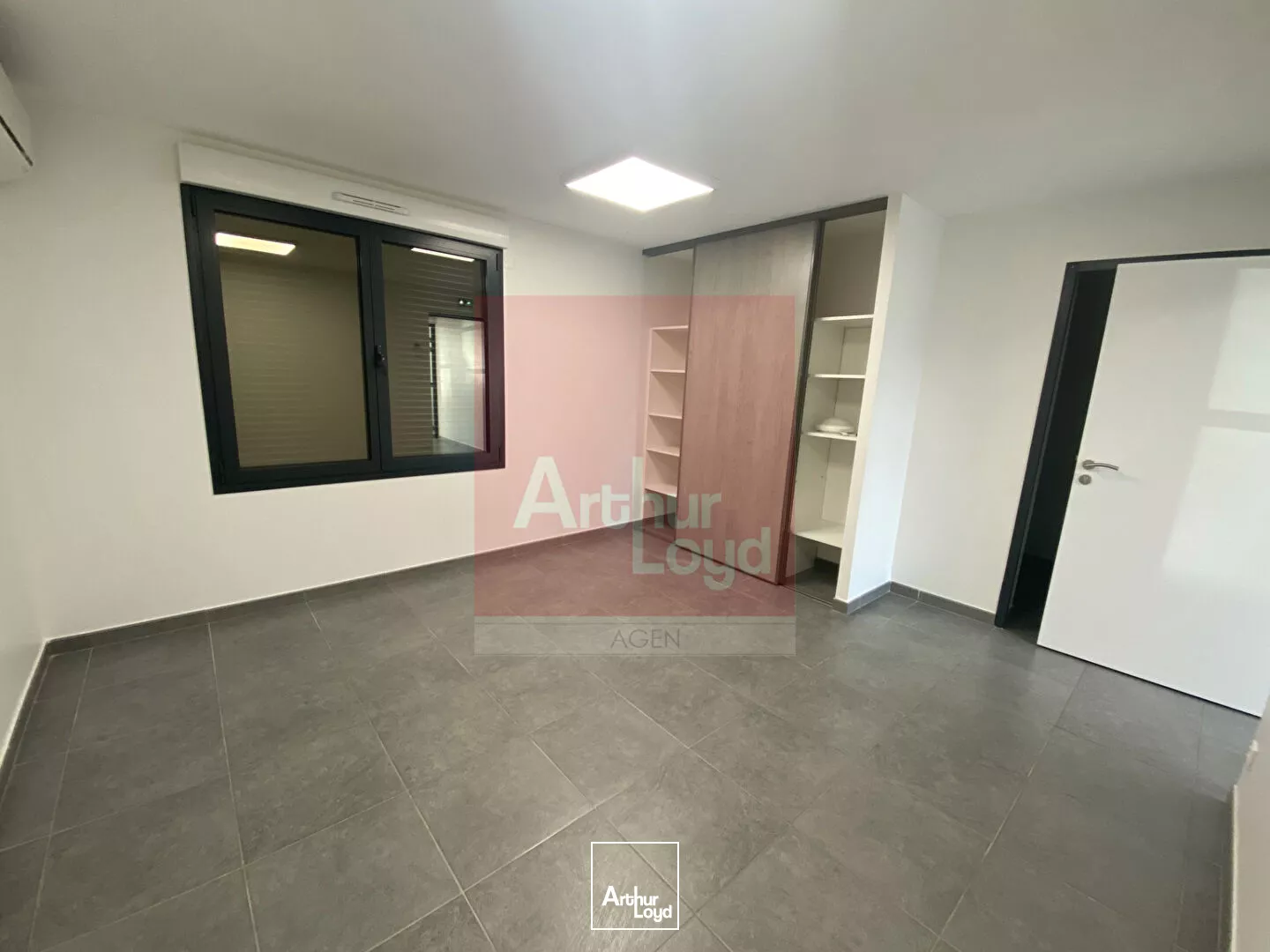 Local commercial Boe 47.18 m2