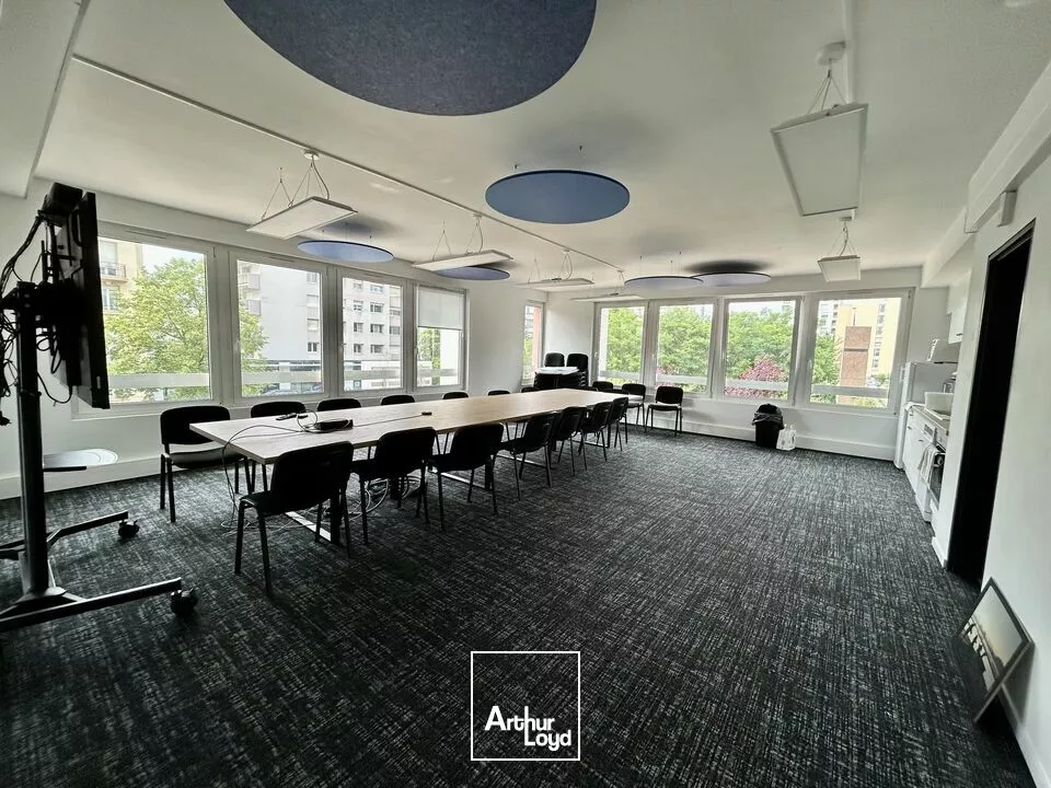 BUREAUX à LOUER de 425.22 m²