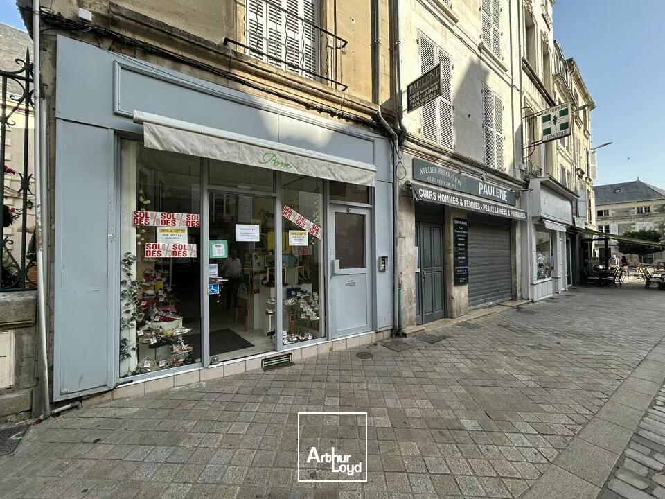 LOCAL COMMERCIAL À LOUER - RUE GAMBETTA, POITIERS - EMPLACEMENT N°1 - 44m² - RARE OPPORTUNITÉ
