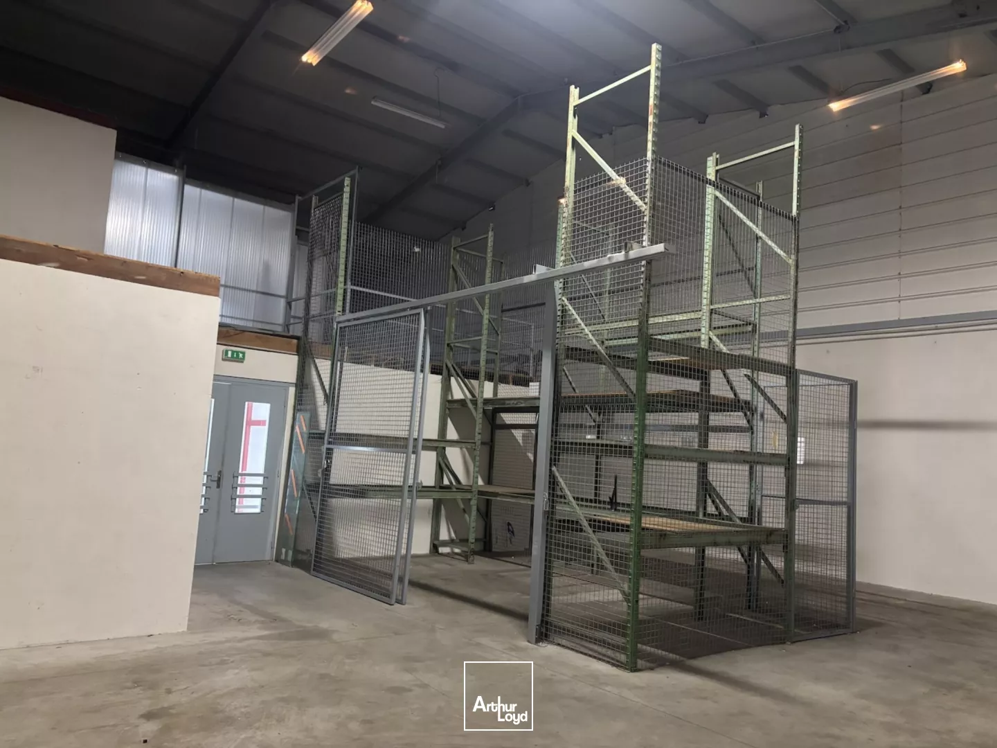 Locaux à usage mixte à louer à VILLARS 42390