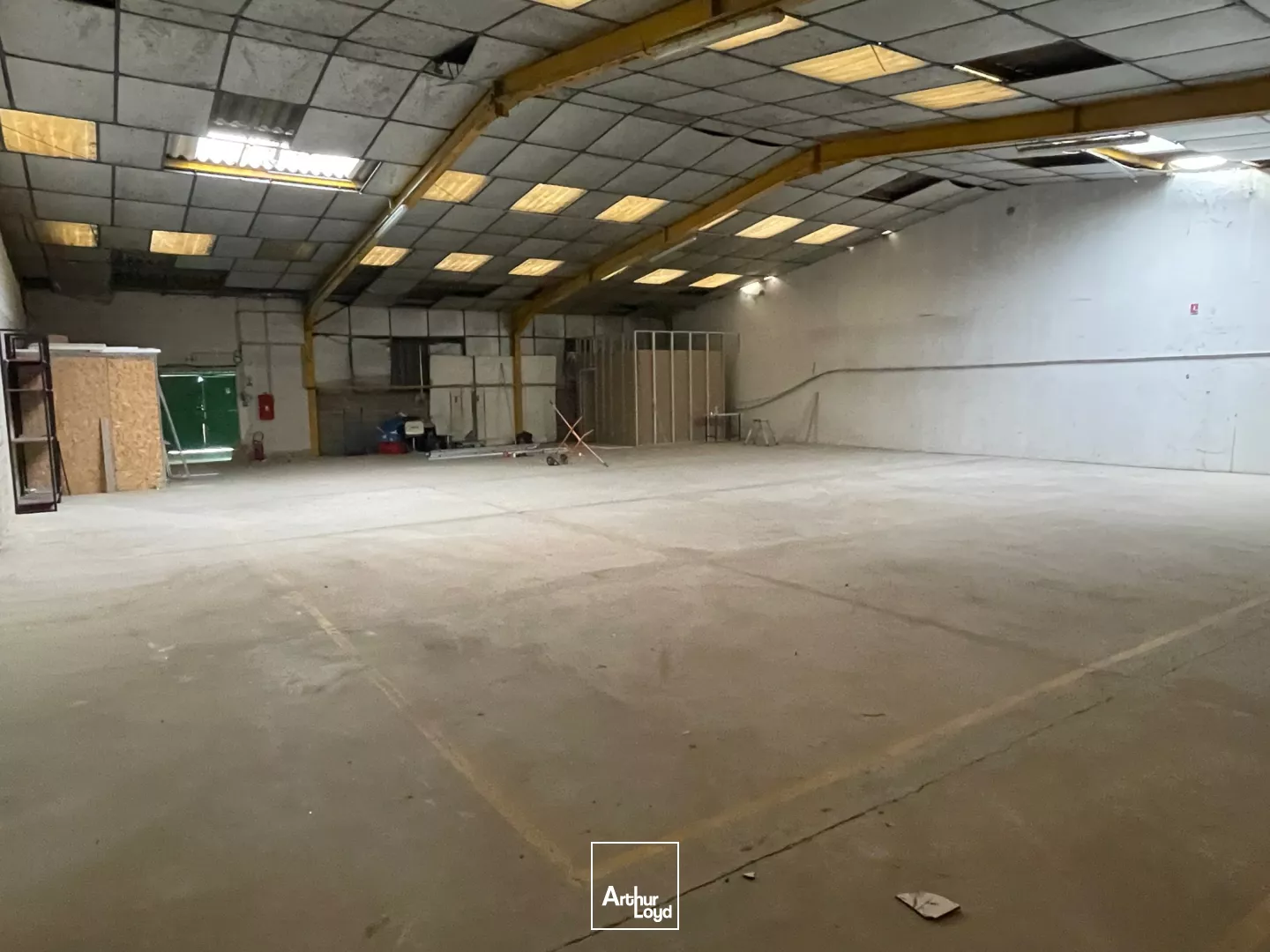 Entrepôts à louer à VAL DE REUIL 27100