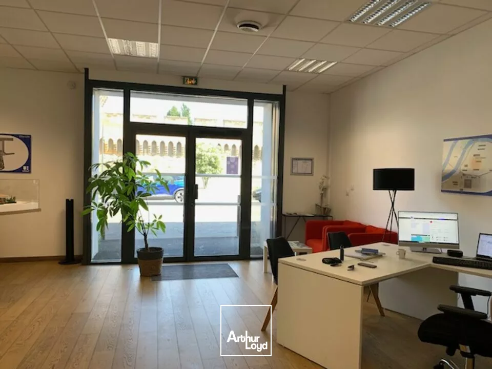 AVIGNON BUREAUX A VENDRE FACE AUX REMPARTS IDEAL PROFESSION. LIBERALE