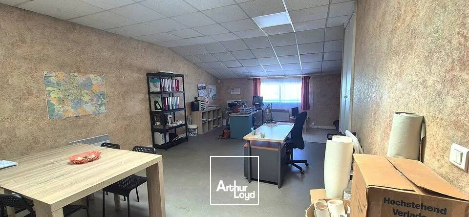 ZI LONGVIC - LOCAUX D'ACTIVITES 100 m² - A LOUER