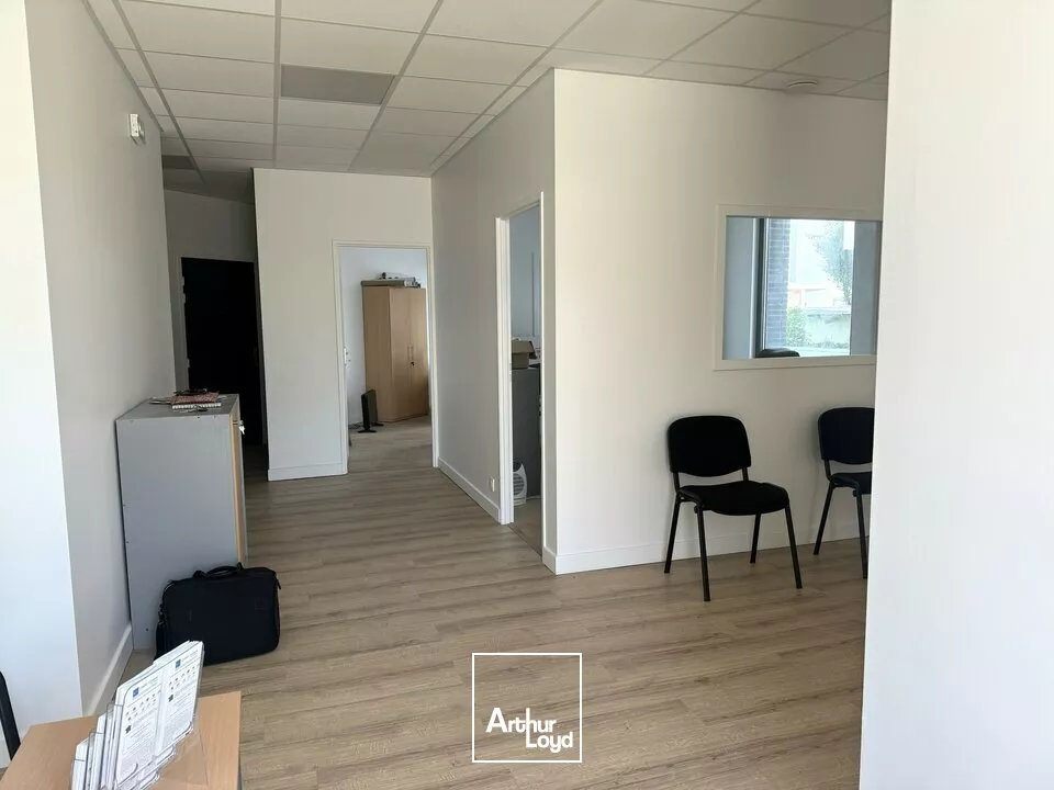 BUREAUX COMMERCIAUX A LOUER - QUARTIER REPUBLIQUE 