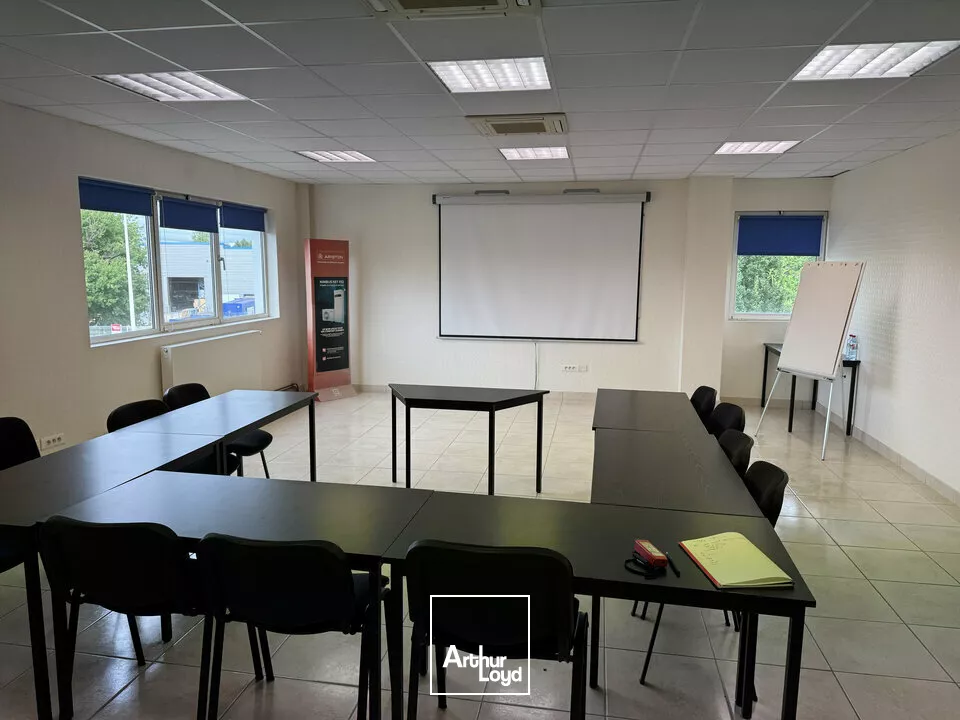 METROPOLE NORD BUREAUX A LOUER 380 M² PARKINGS