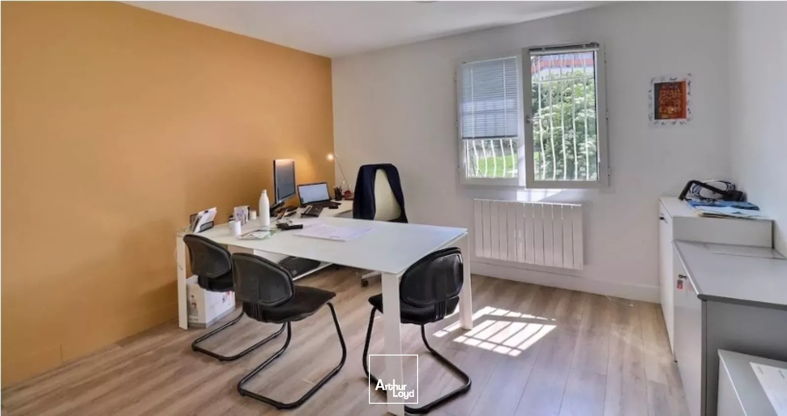 À LOUER : Bureaux de 81 m² + 4 places de parking privatives avec accès direct, SAINT-ETIENNE TECHNOPOLE