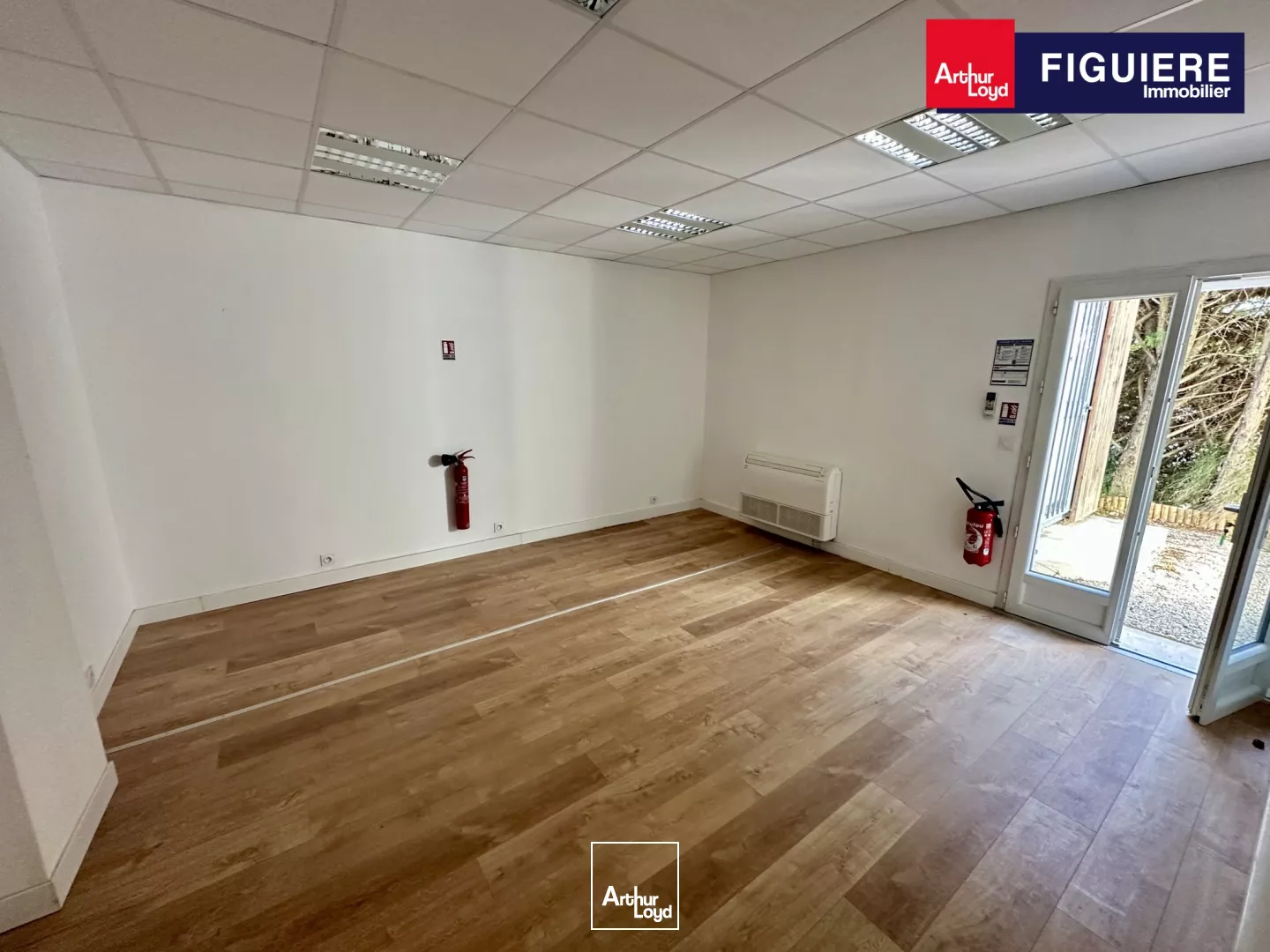 PETITE CELLULE DE BUREAUX À LOUER DANS LA ZONE D'EGUILLES