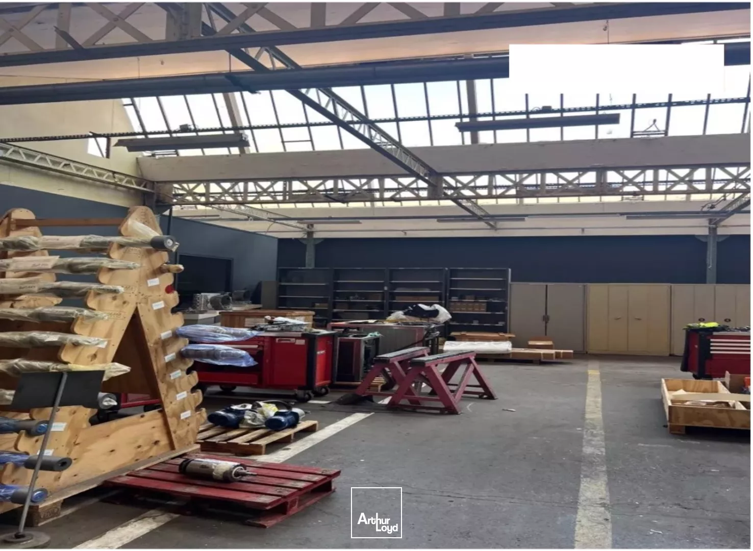 Bureaux et Entrepôts à vendre à SAINT ETIENNE 42100