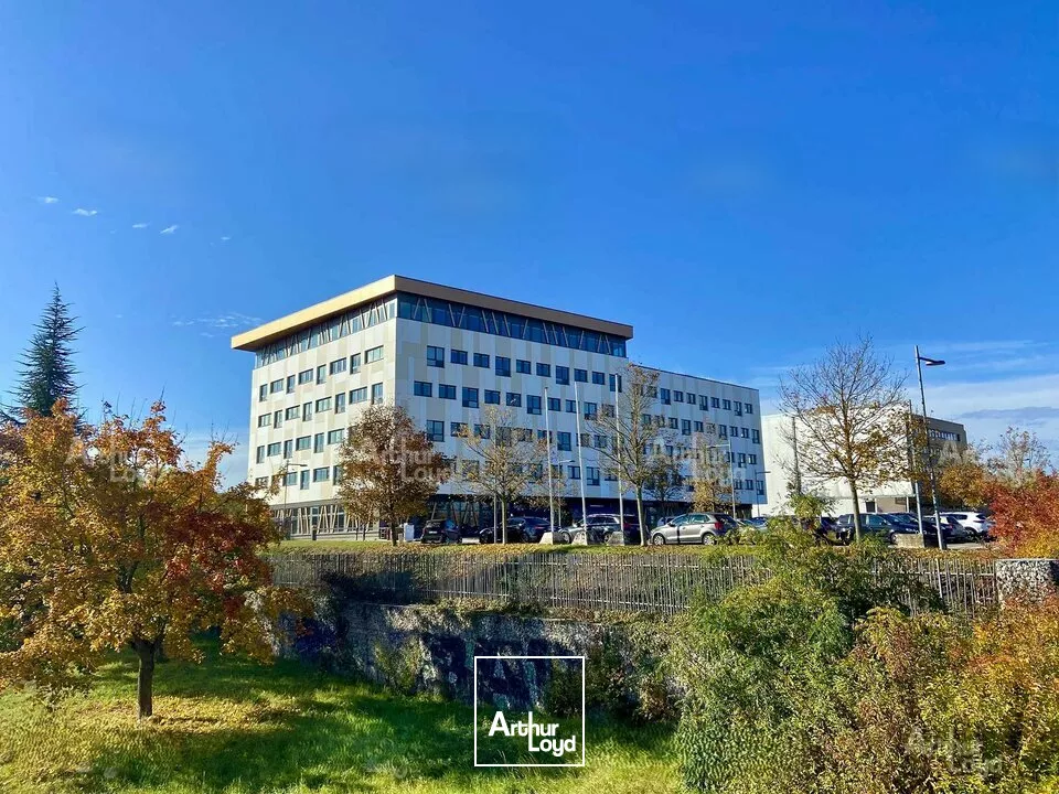 BUREAUX À LOUER  IMMEUBLE TERTIAIRE NEUF À DIJON EST