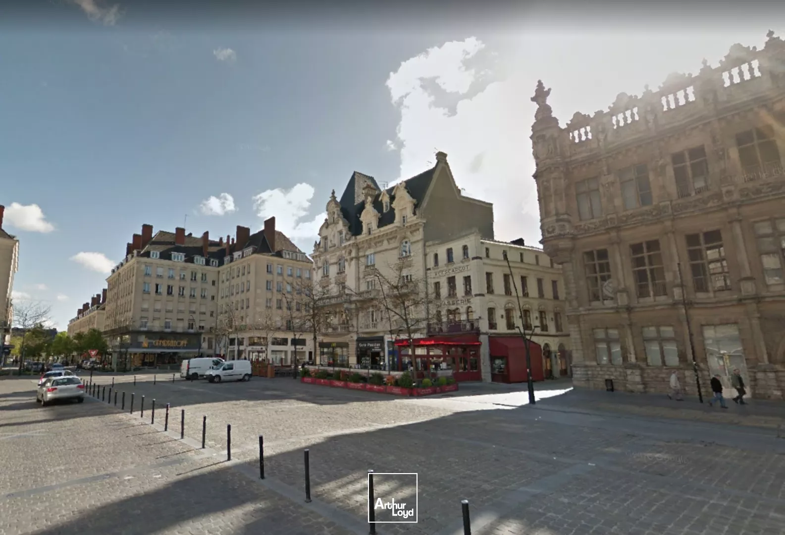 Local commercial 466 m² sur emplacement n°1, angle Place d'Armes Valenciennes