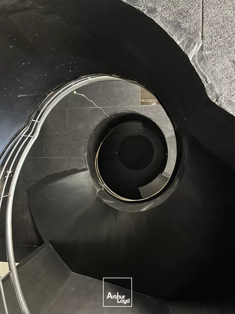 Local commercial 466 m² sur emplacement n°1, angle Place d'Armes Valenciennes