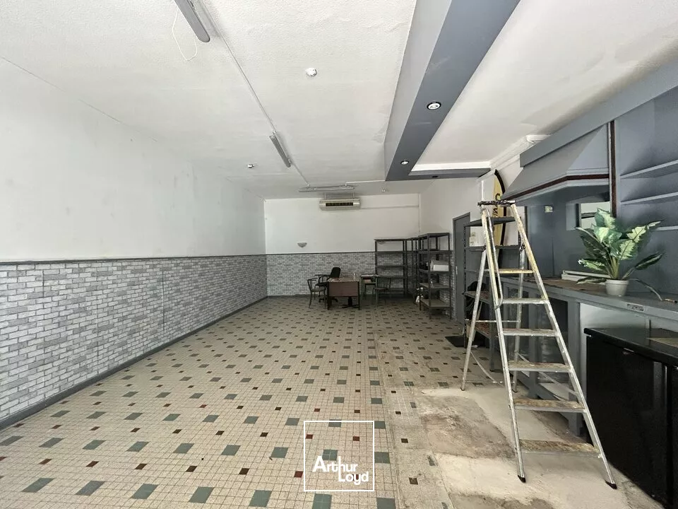 Local commercial - Proche Conservatoire Chalon sur Saône - 