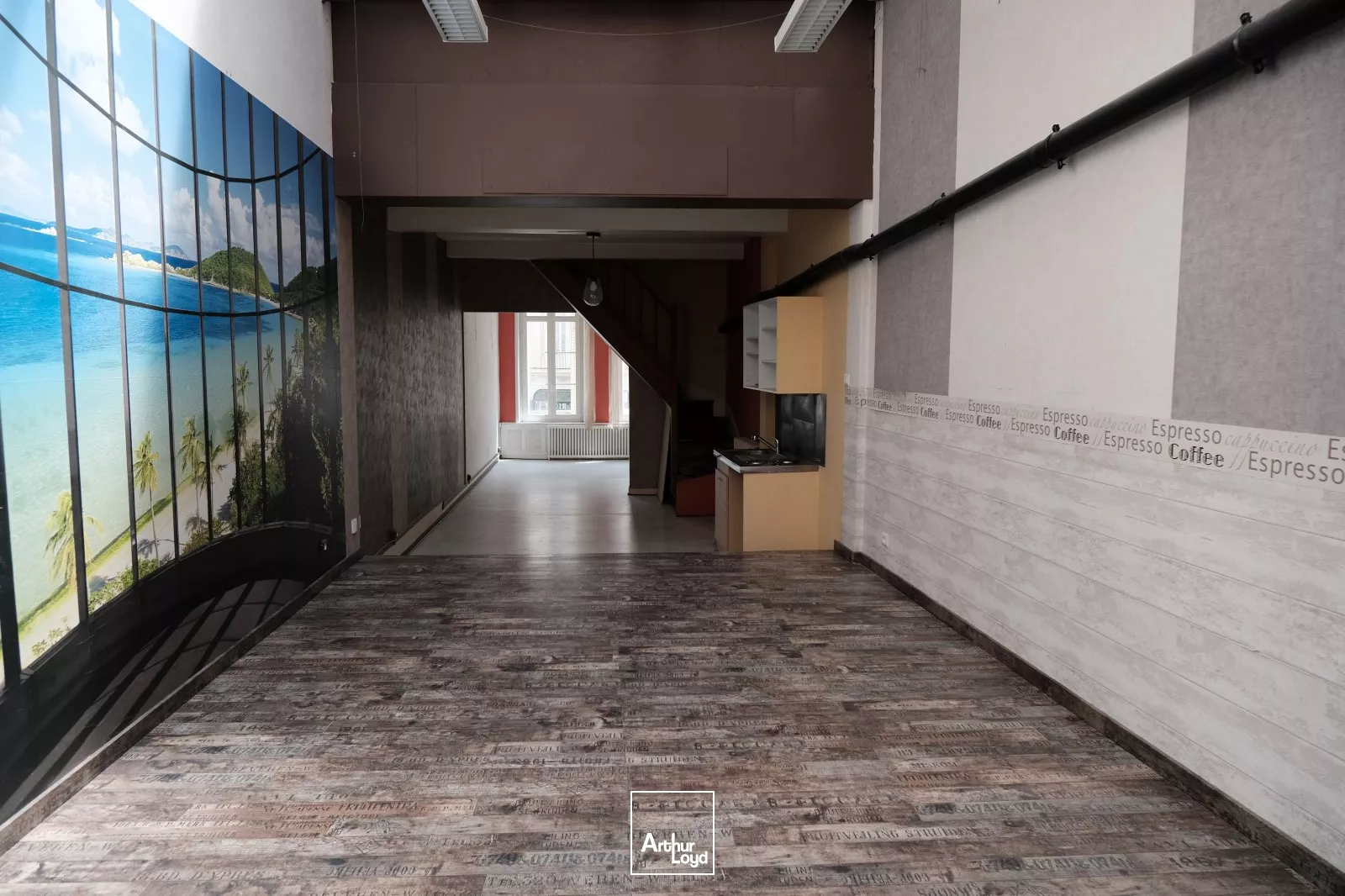 LOCAL COMMERCIAL - A LOUER - CENTRE VILLE DE ST QUENTIN