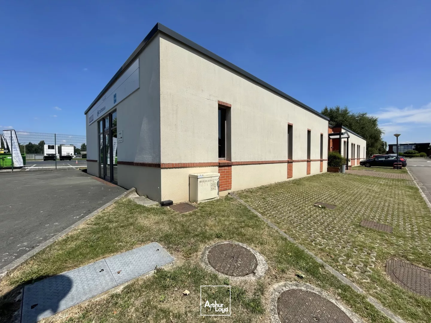 Bureaux à louer - 380 m² fonctionnels & prêts à l'emploi - Accessibilité optimale - Sud Métropole Lilloise