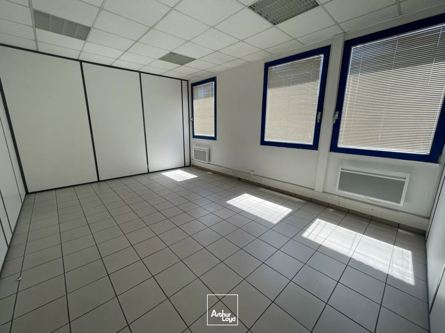 Bureaux à louer - 380 m² fonctionnels & prêts à l'emploi - Accessibilité optimale - Sud Métropole Lilloise