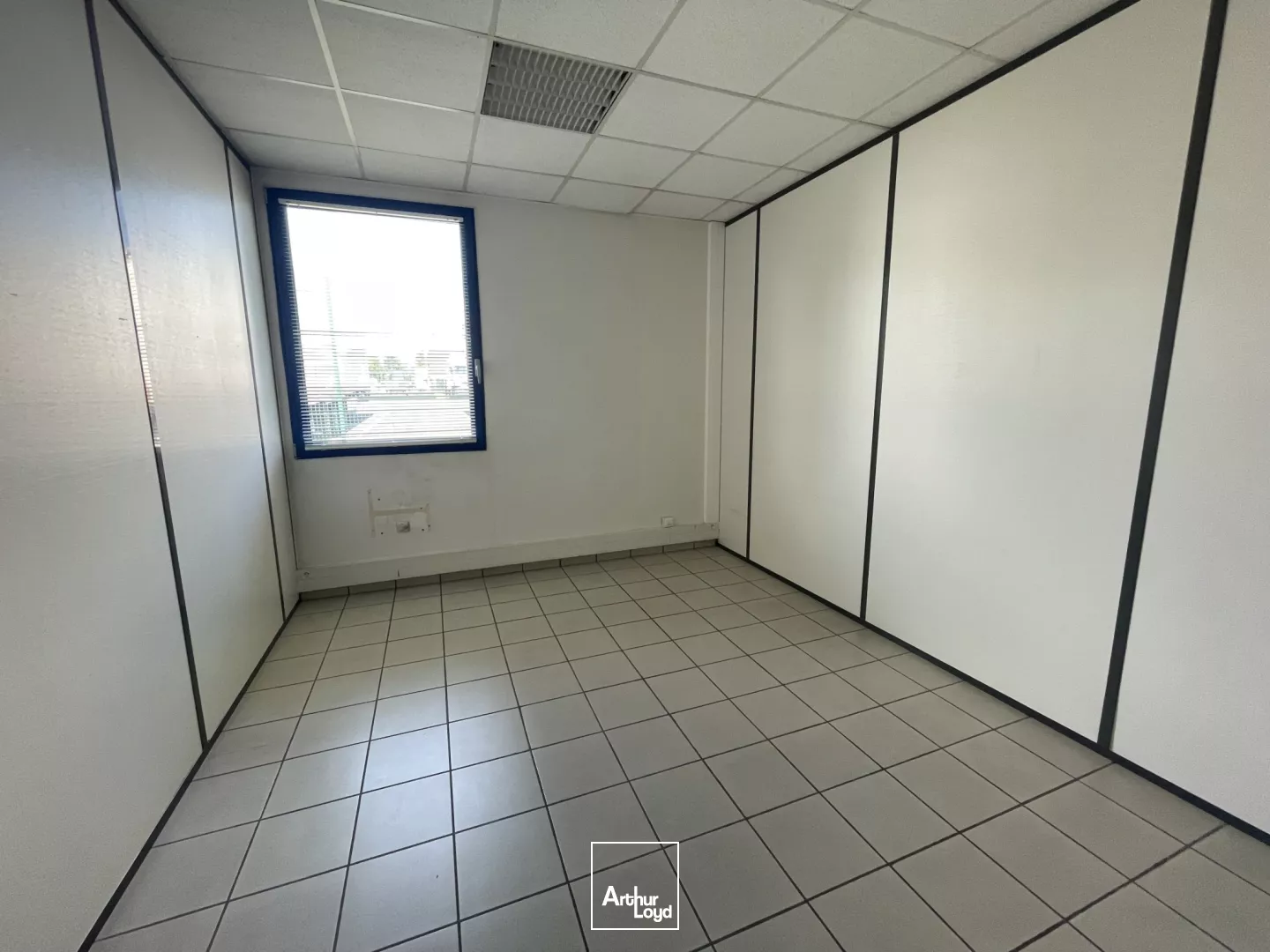 Bureaux à louer - 380 m² fonctionnels & prêts à l'emploi - Accessibilité optimale - Sud Métropole Lilloise