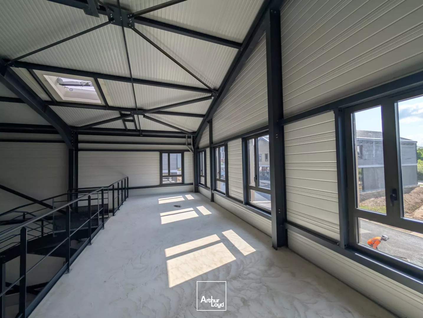 CELLULES NEUVES A LOUER DES 174 M²