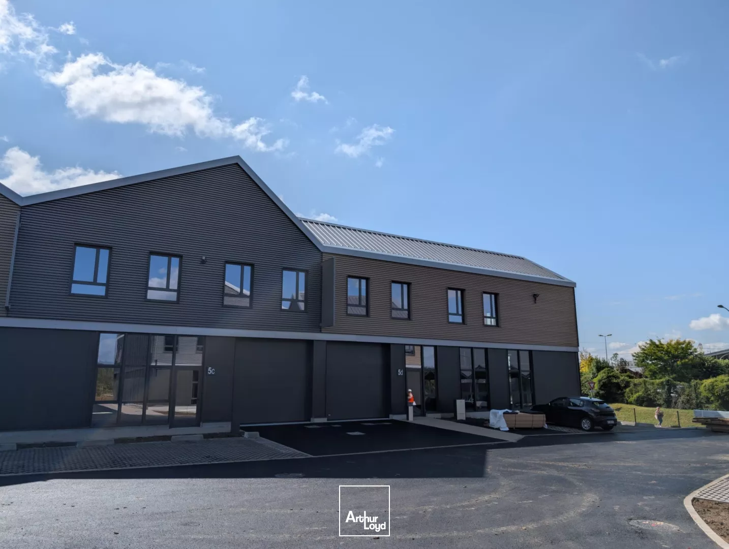 CELLULES NEUVES A LOUER DES 174 M²