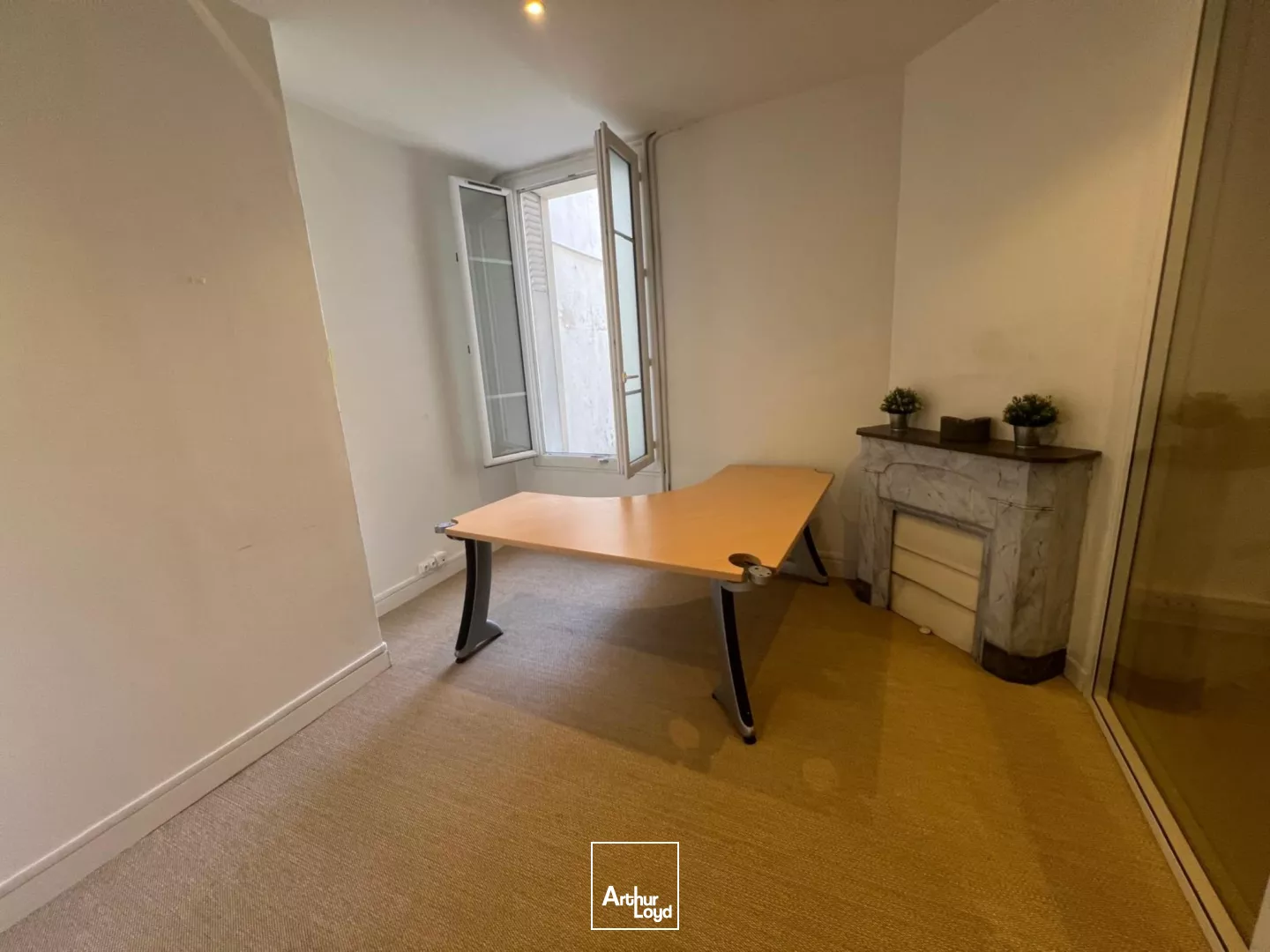 Locaux commerciaux à louer à BOULOGNE BILLANCOURT 92100