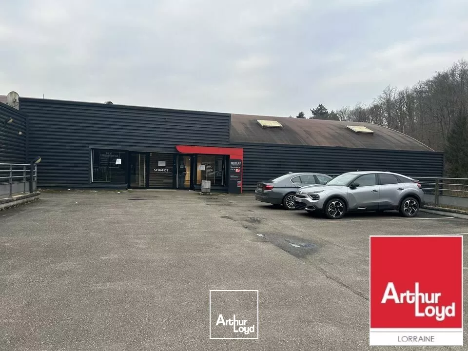 LOCAL COMMERCIAL à LOUER de 1700 m²