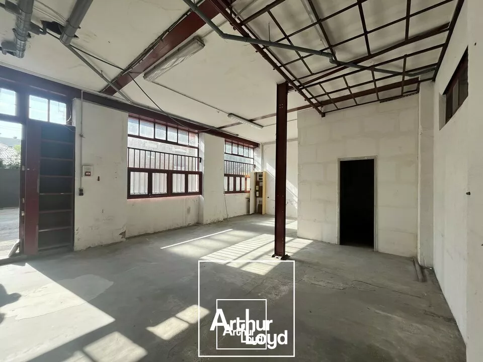 Local à Aménager de 67 m²  Angle de Rue + Stationnement Gratuit - Brive