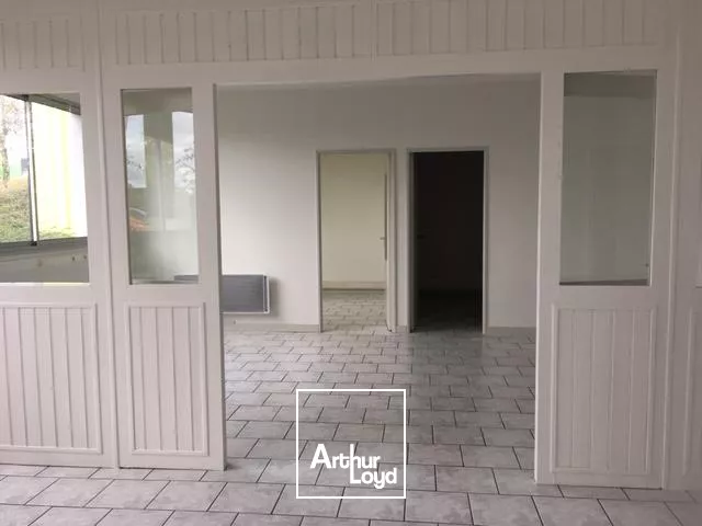 BUREAUX DE 125M² EN ZONE COMMERCIALE DE NIORT, AVEC PARKING ET EXCELLENTE ACCESSIBILITÉ !