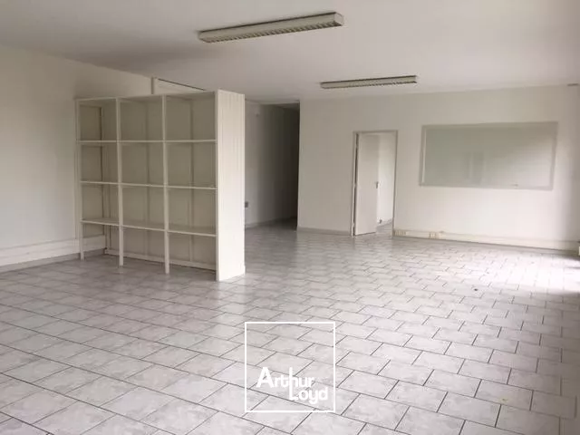 BUREAUX DE 125M² EN ZONE COMMERCIALE DE NIORT, AVEC PARKING ET EXCELLENTE ACCESSIBILITÉ !