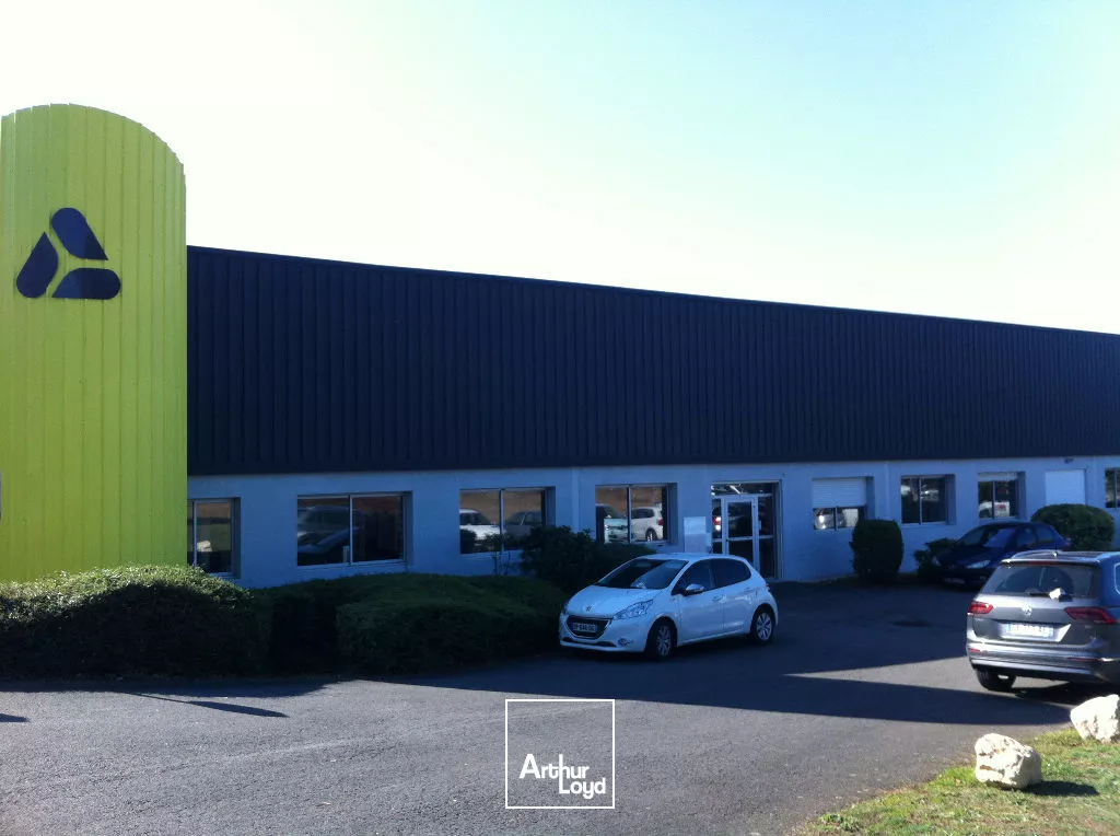 BUREAUX DE 125M² EN ZONE COMMERCIALE DE NIORT, AVEC PARKING ET EXCELLENTE ACCESSIBILITÉ !