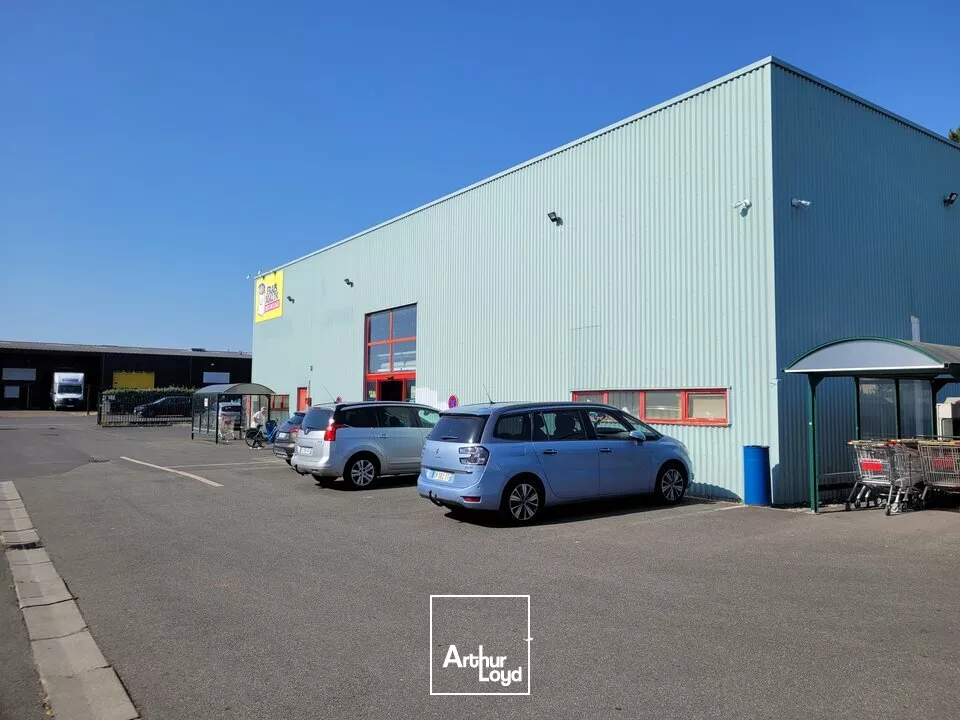 LOCATION BATIMENT INDEPENDANT ACTIVITE 600m² LE MANS SUD