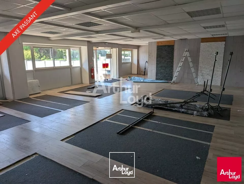 MONTGERMONT - LOCAL D'ACTIVITE A LOUER - 440 M²