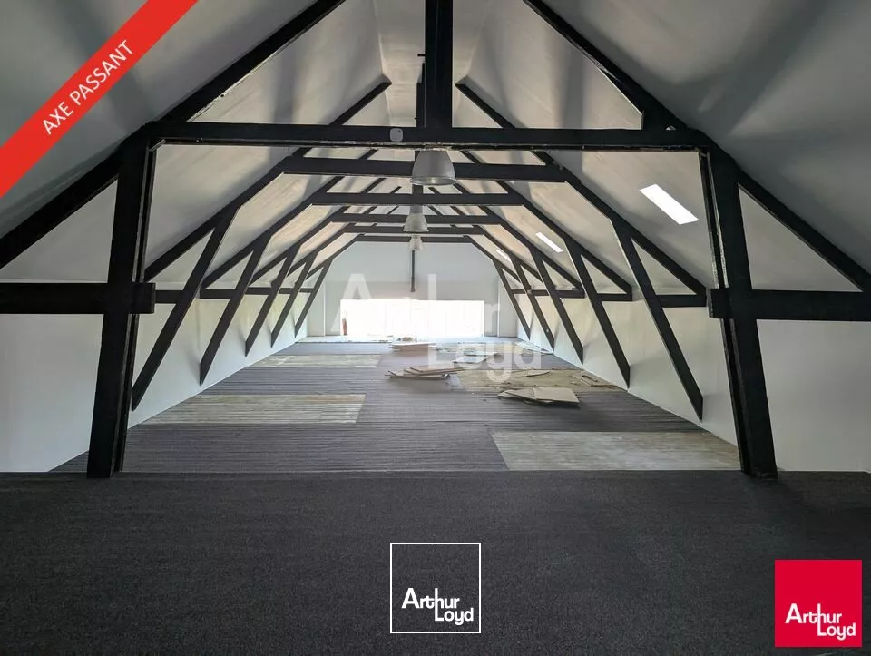 MONTGERMONT - LOCAL D'ACTIVITE A LOUER - 440 M²