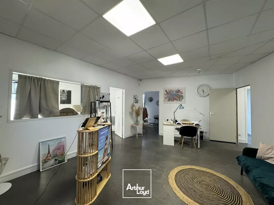 CHAMBRAY LES TOURS ZONE DE LA VRILLONNERIE BUREAUX A LOUER 170 M² AXE PASSANT