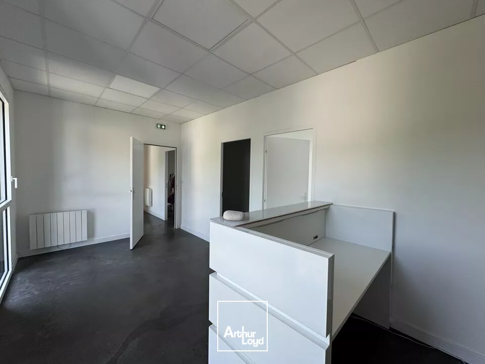 CHAMBRAY LES TOURS ZONE DE LA VRILLONNERIE BUREAUX A LOUER 170 M² AXE PASSANT