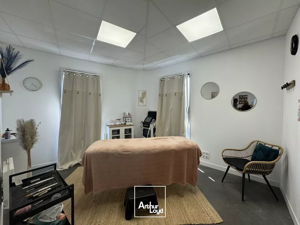 CHAMBRAY LES TOURS ZONE DE LA VRILLONNERIE BUREAUX A LOUER 170 M² AXE PASSANT