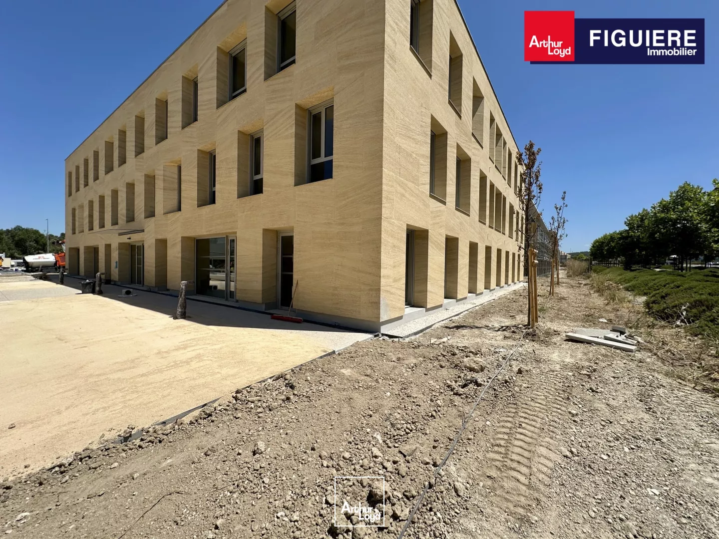 SURFACE DE BUREAUX EN RDC AU SEIN D'UN IMMEUBLE NEUF