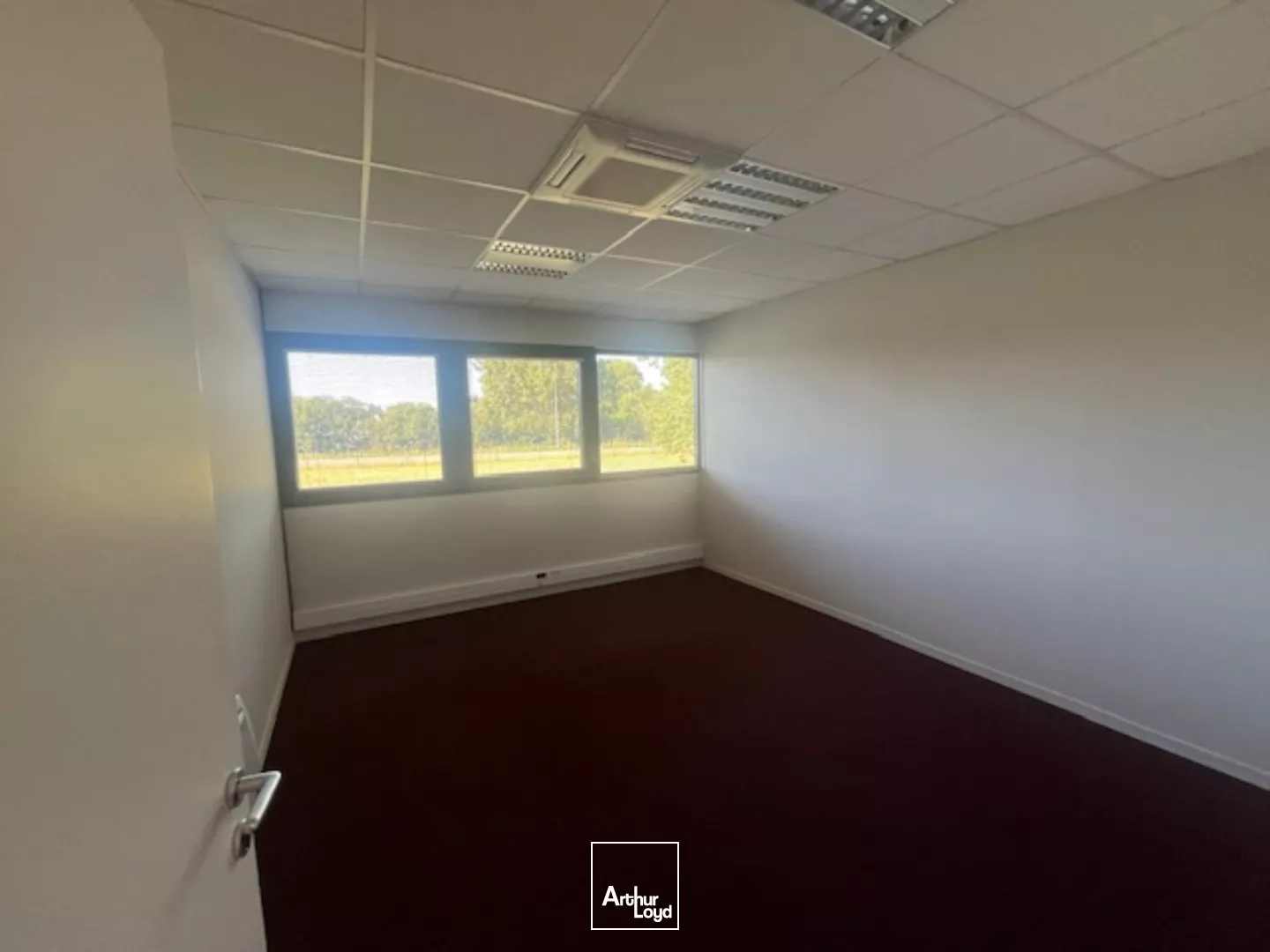 A LOUER - PLATEAU DE BUREAUX DE 360M² - GOUESNOU