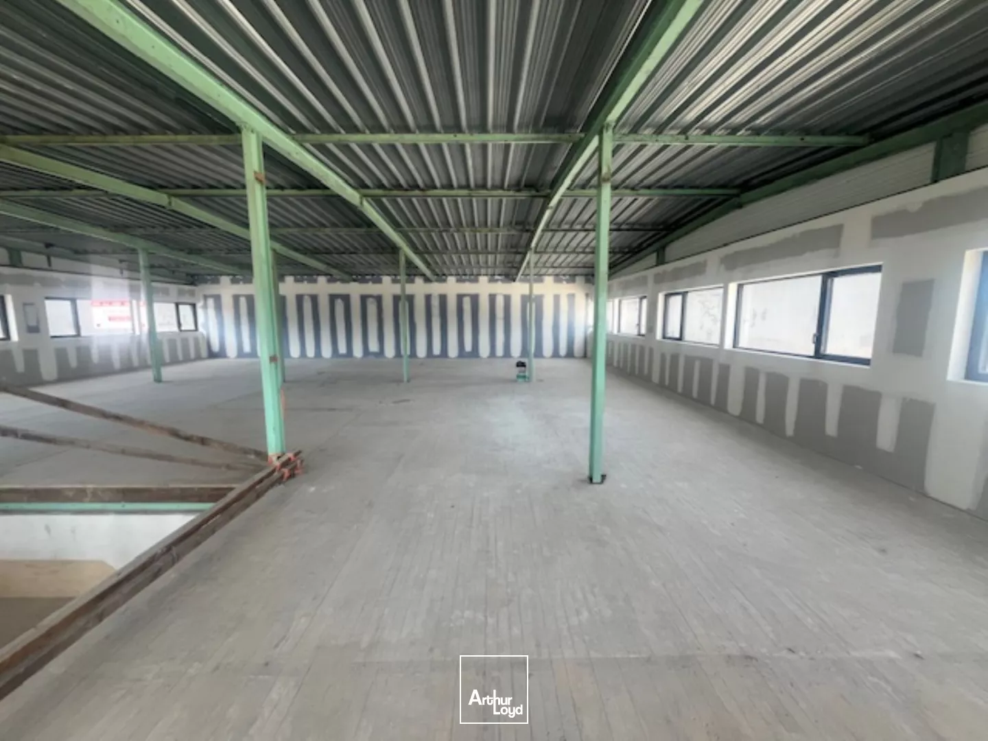 A LOUER - BUREAUX DE 340 M² - GOUESNOU