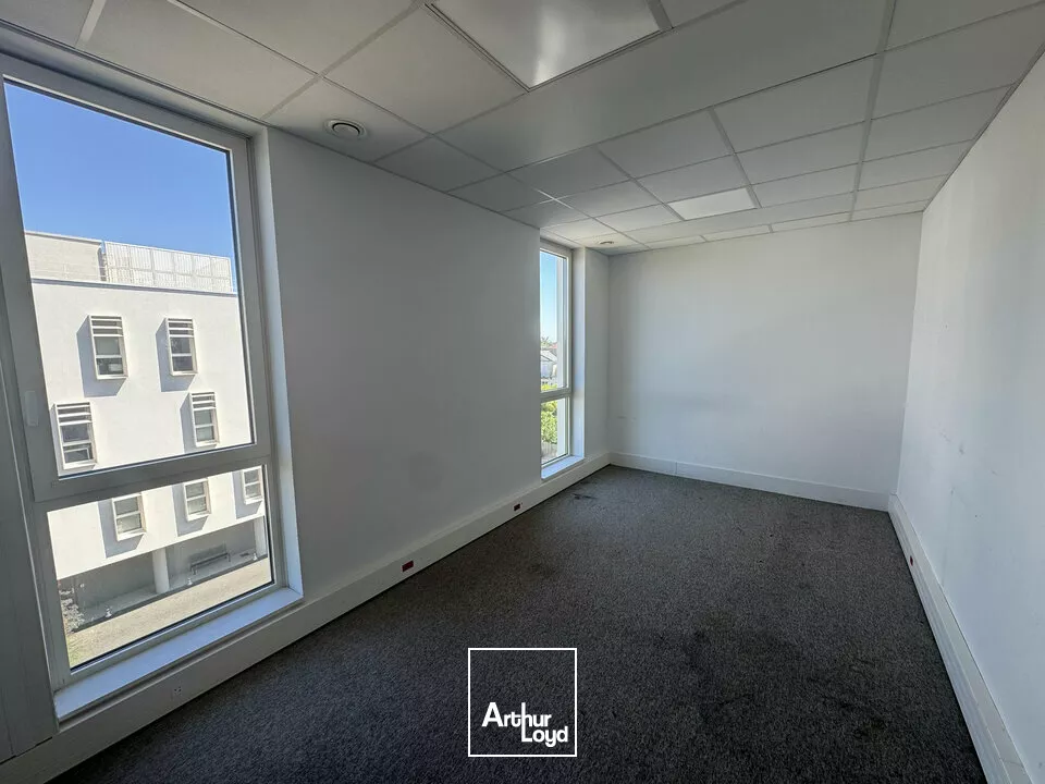 TOURS NORD BUREAUX A LOUER 235 M² PARKINGS
