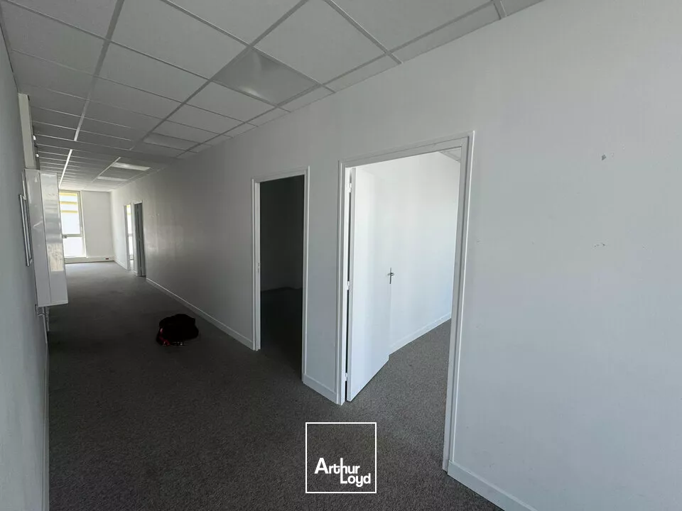 TOURS NORD BUREAUX A LOUER 235 M² PARKINGS